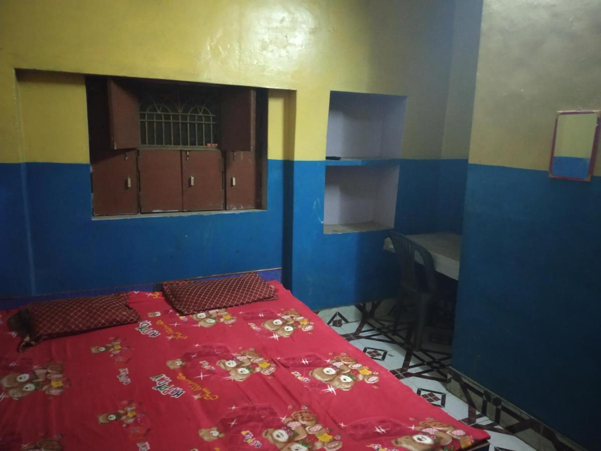 Hotel Yatri Niwas Varanasi Luaran gambar