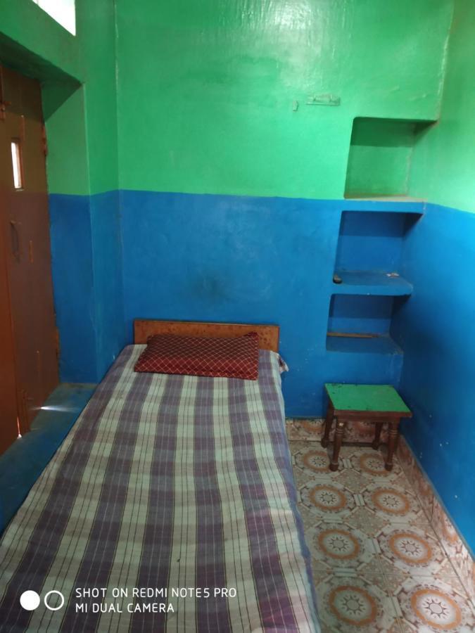 Hotel Yatri Niwas Varanasi Luaran gambar