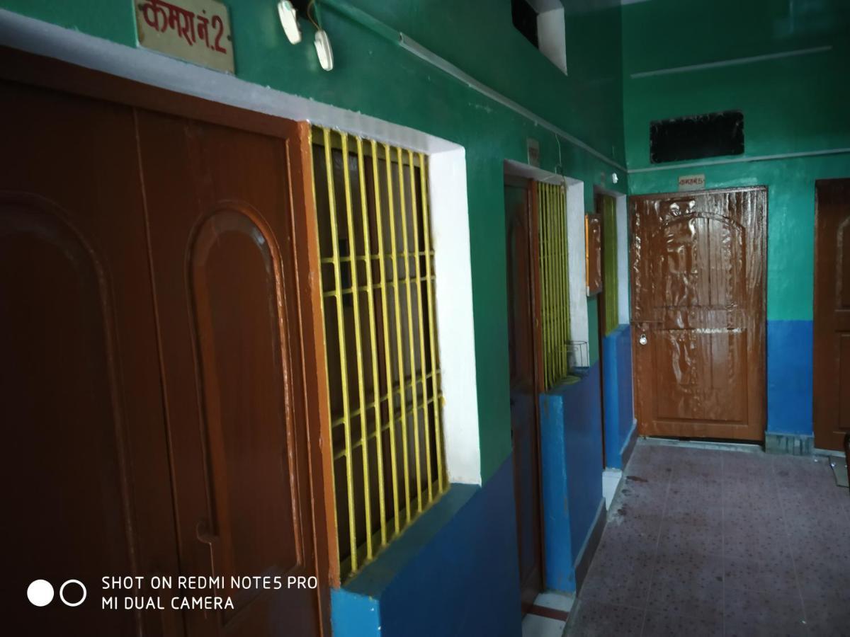 Hotel Yatri Niwas Varanasi Luaran gambar
